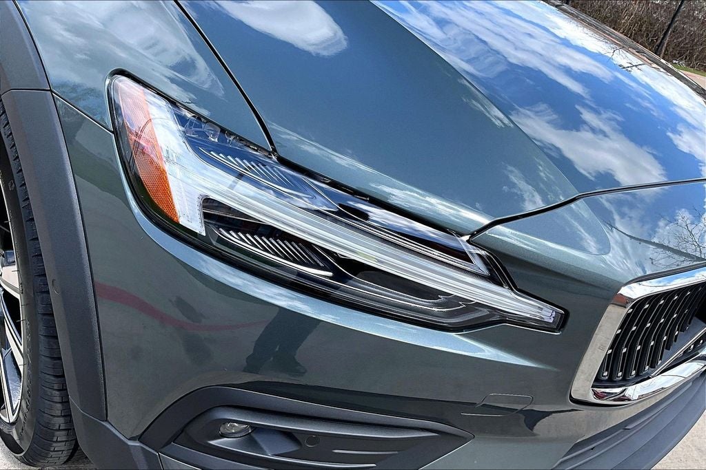 2026 Volvo V60 Cross Country B5 Ultra