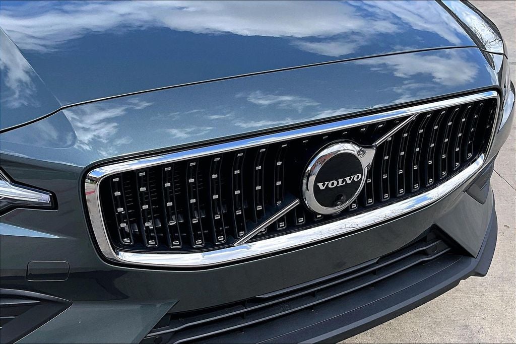 2026 Volvo V60 Cross Country B5 Ultra