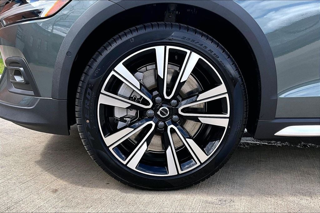 2026 Volvo V60 Cross Country B5 Ultra