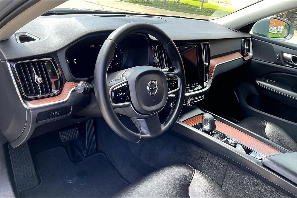 2024 Volvo V60 Cross Country B5 Plus