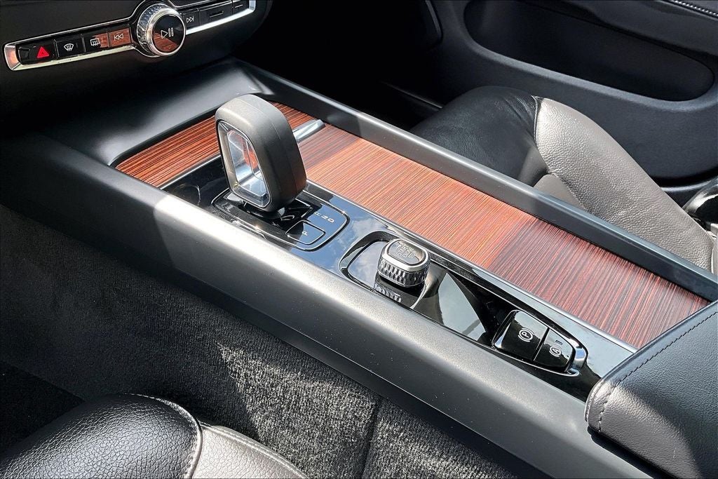 2024 Volvo V60 Cross Country B5 Plus