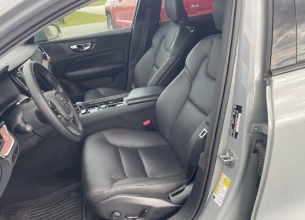 2024 Volvo V60 Cross Country B5 Plus