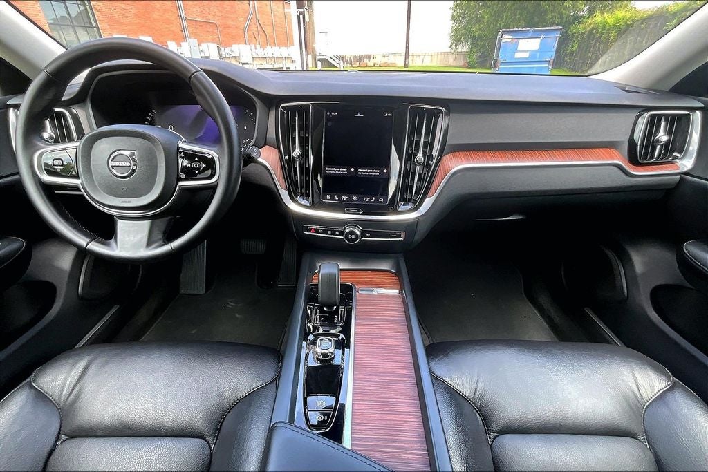 2024 Volvo V60 Cross Country B5 Plus
