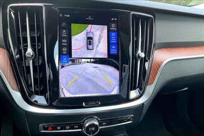 2024 Volvo V60 Cross Country B5 Plus