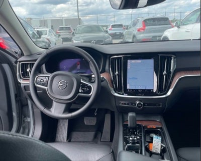 2024 Volvo V60 Cross Country B5 Plus