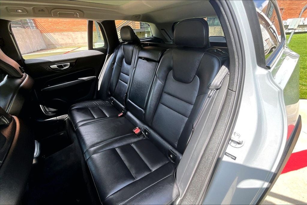 2024 Volvo V60 Cross Country B5 Plus