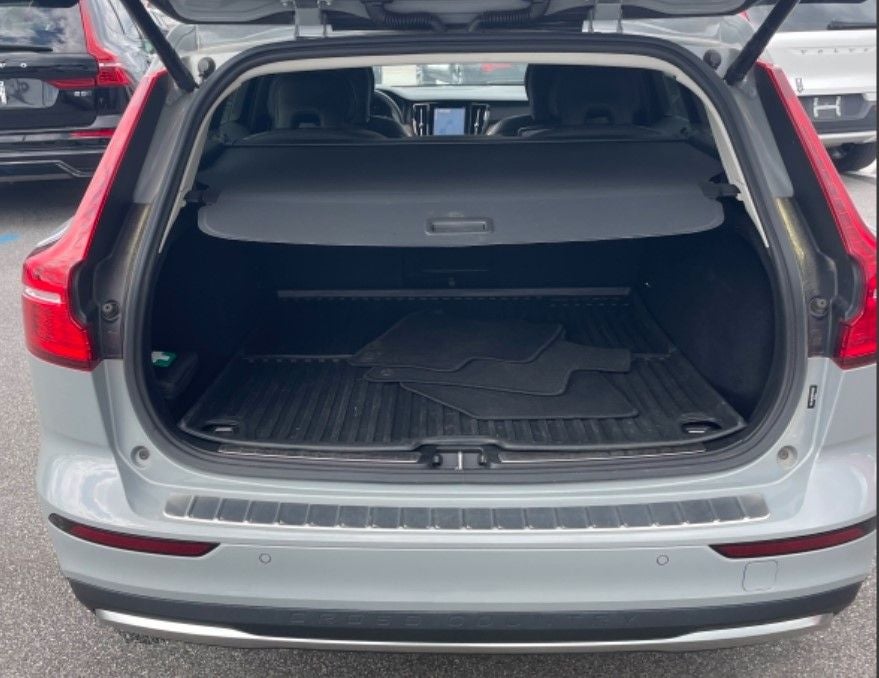 2024 Volvo V60 Cross Country B5 Plus