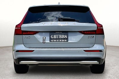 2024 Volvo V60 Cross Country B5 Plus