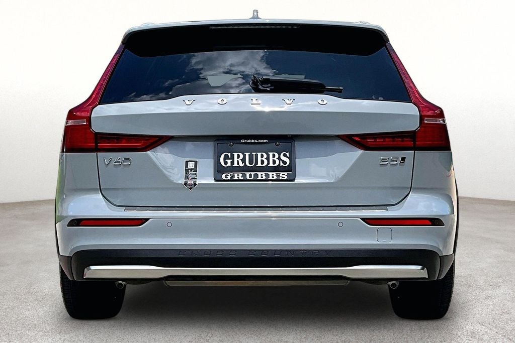 2024 Volvo V60 Cross Country B5 Plus