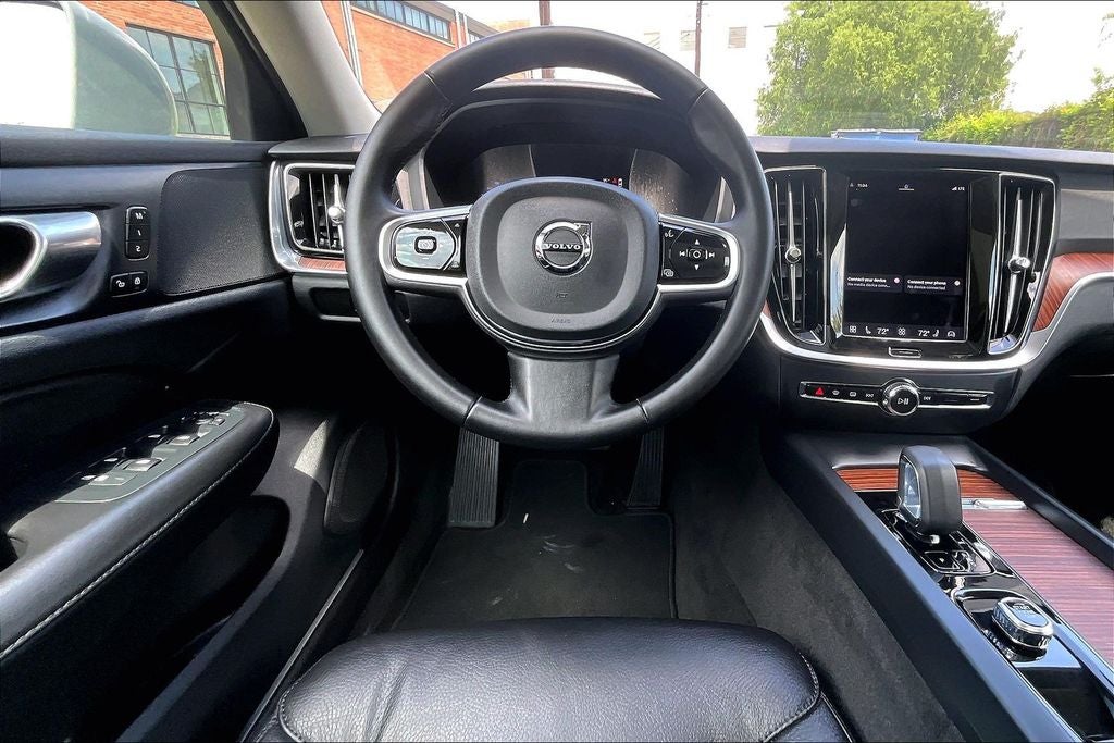 2024 Volvo V60 Cross Country B5 Plus