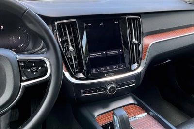 2024 Volvo V60 Cross Country B5 Plus