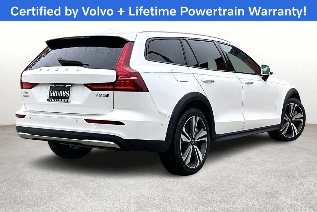 2023 Volvo V60 Cross Country B5 Plus