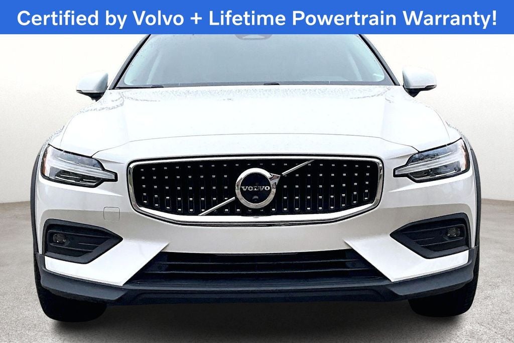 2023 Volvo V60 Cross Country B5 Plus