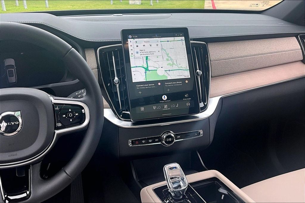 2026 Volvo XC90 B5 Plus