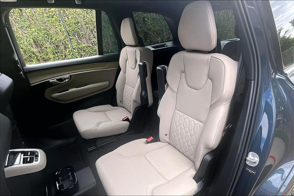 2026 Volvo XC90 B5 Plus