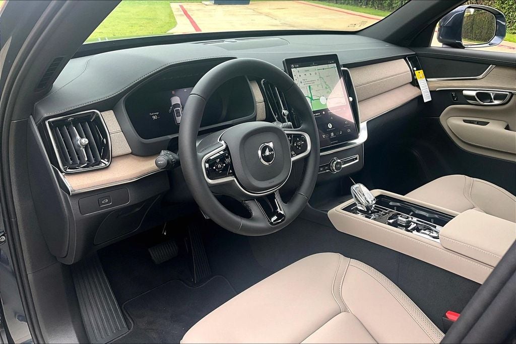 2026 Volvo XC90 B5 Plus