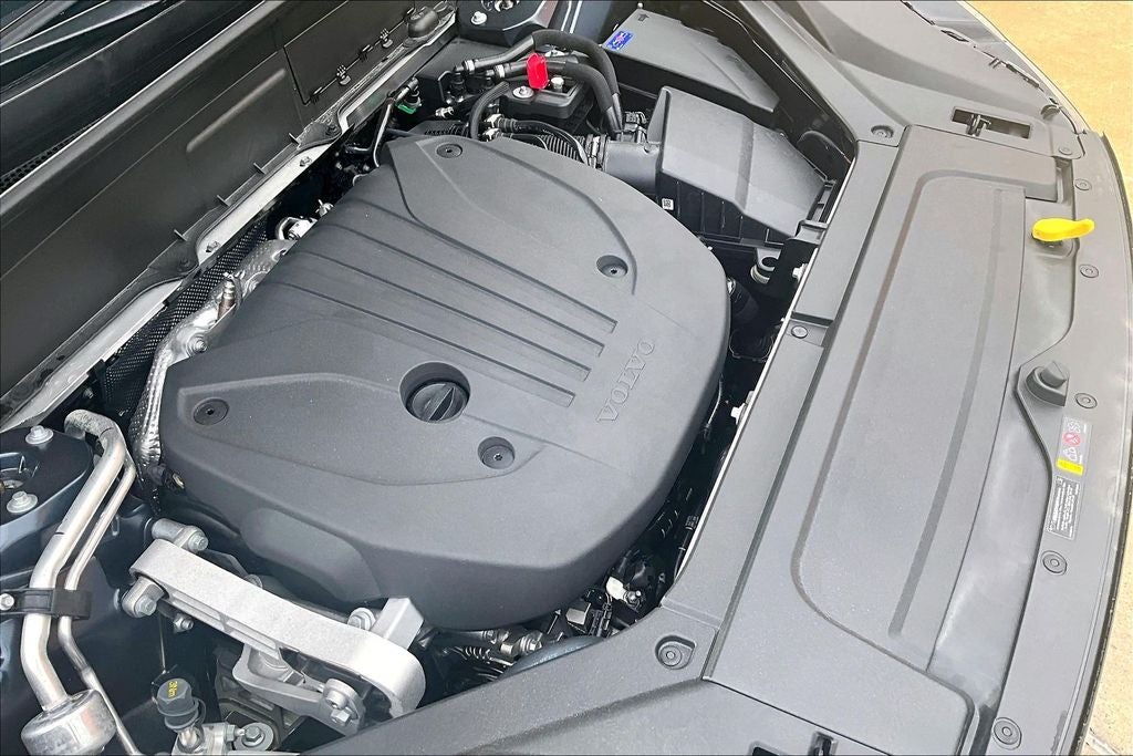 2026 Volvo XC90 B5 Plus