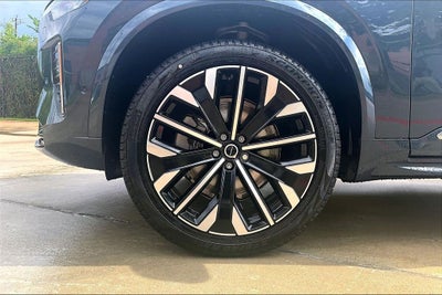 2026 Volvo XC90 B5 Plus