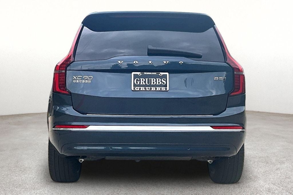 2026 Volvo XC90 B5 Plus