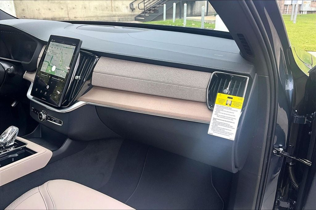 2026 Volvo XC90 B5 Plus