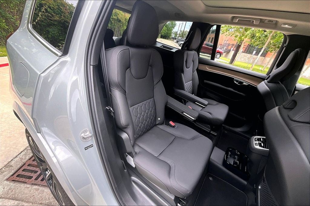 2026 Volvo XC90 B5 Plus