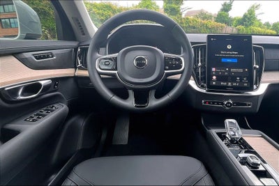 2026 Volvo XC90 B5 Plus