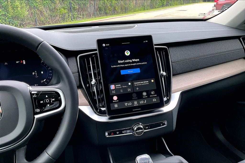2026 Volvo XC90 B5 Plus