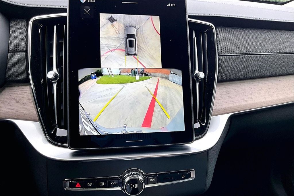 2026 Volvo XC90 B5 Plus