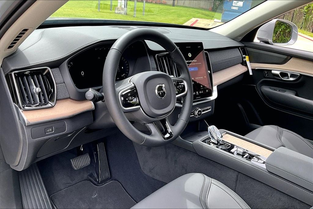 2026 Volvo XC90 B5 Plus