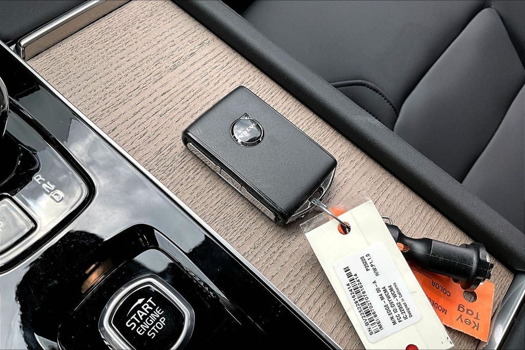 2026 Volvo XC90 B5 Plus
