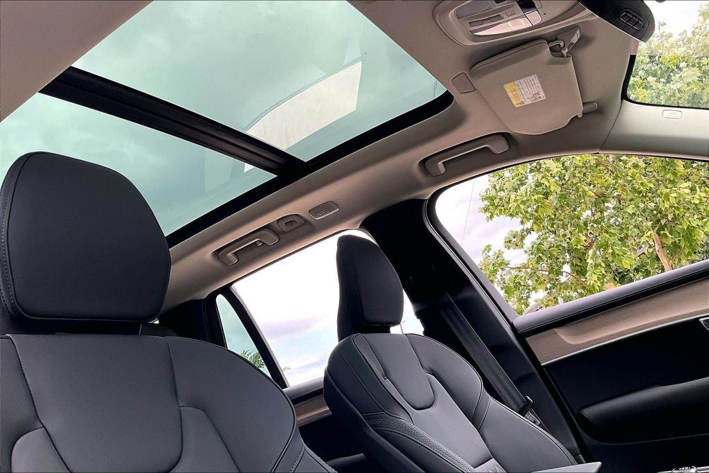 2026 Volvo XC90 B5 Plus