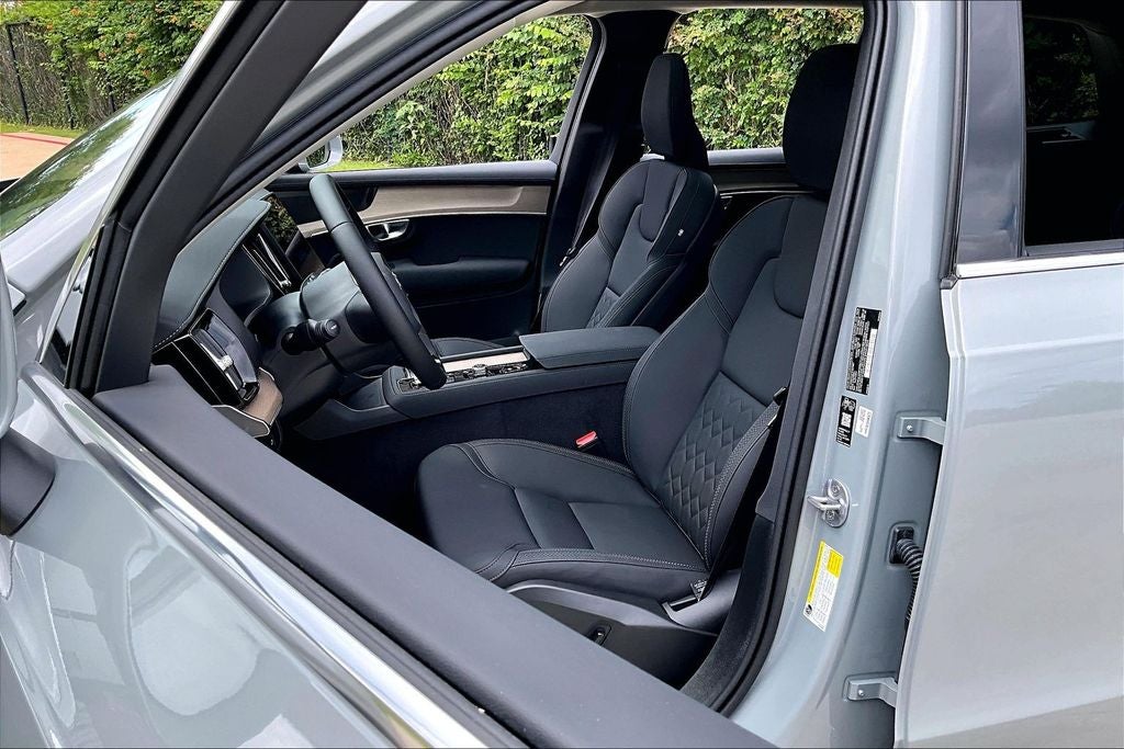 2026 Volvo XC90 B5 Plus