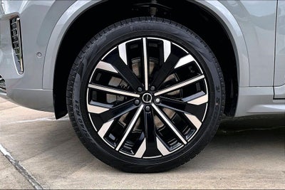 2026 Volvo XC90 B5 Plus