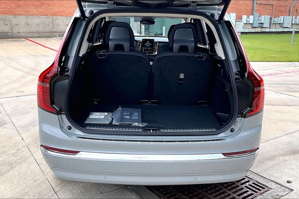 2026 Volvo XC90 B5 Plus
