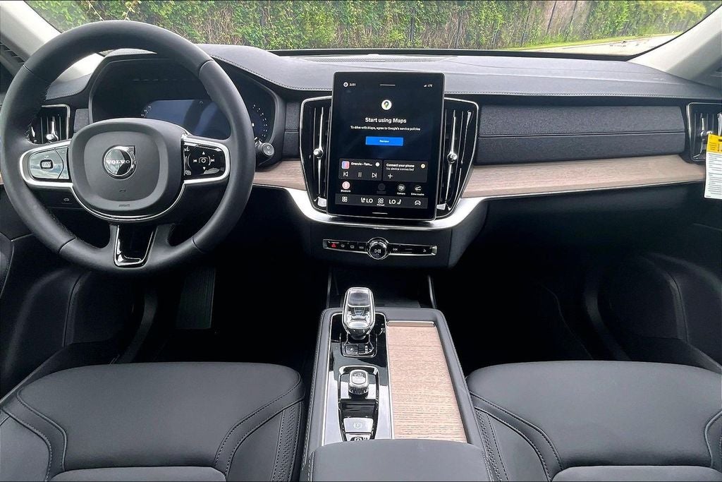 2026 Volvo XC90 B5 Plus