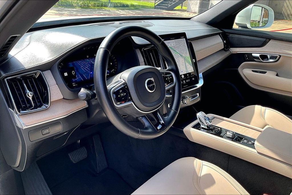 2025 Volvo XC90 B5 Plus 2025.5
