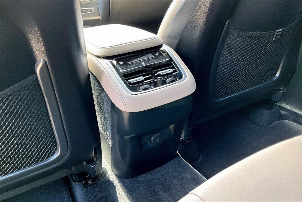 2025 Volvo XC90 B5 Plus 2025.5