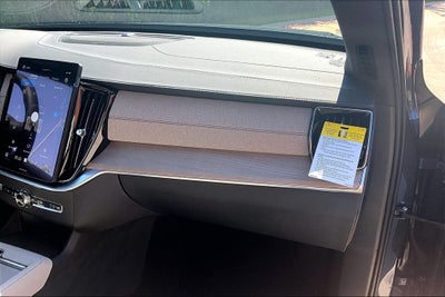2026 Volvo XC90 B5 Plus