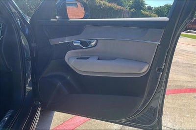 2026 Volvo XC90 B5 Plus
