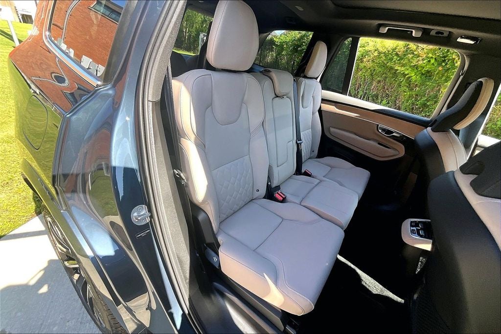 2026 Volvo XC90 B5 Plus
