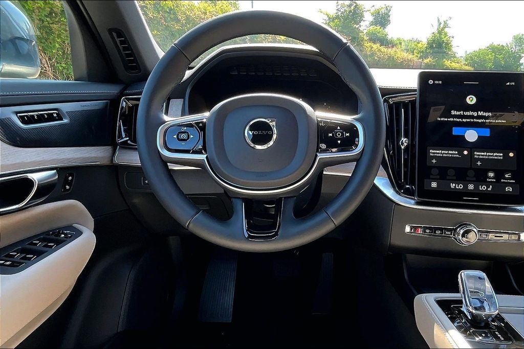 2026 Volvo XC90 B5 Plus