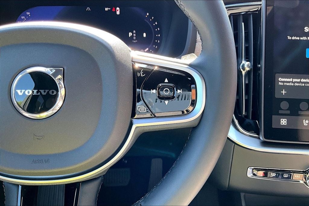2026 Volvo XC90 B5 Plus