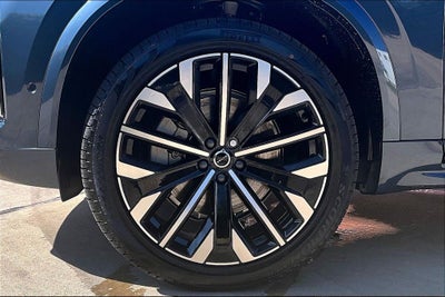 2026 Volvo XC90 B5 Plus