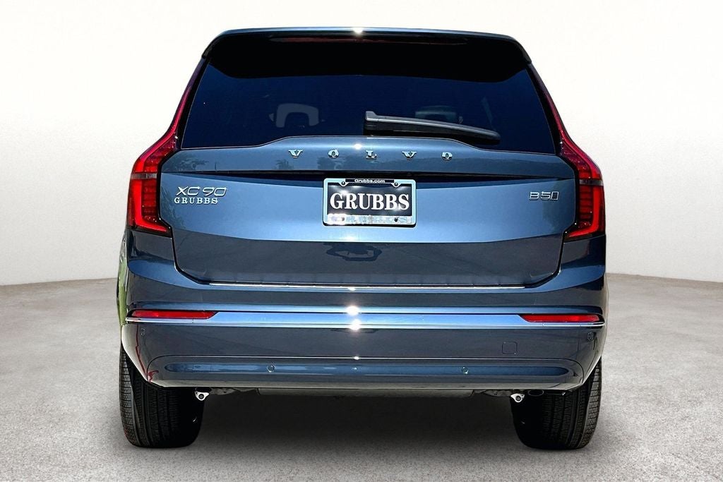 2026 Volvo XC90 B5 Plus
