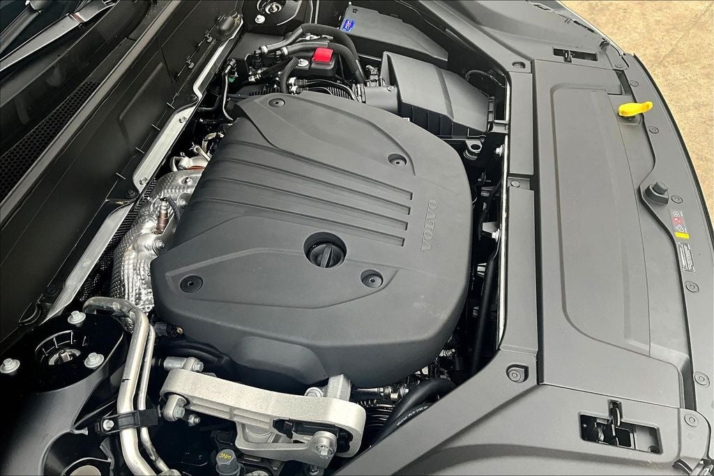 2026 Volvo XC90 B5 Plus
