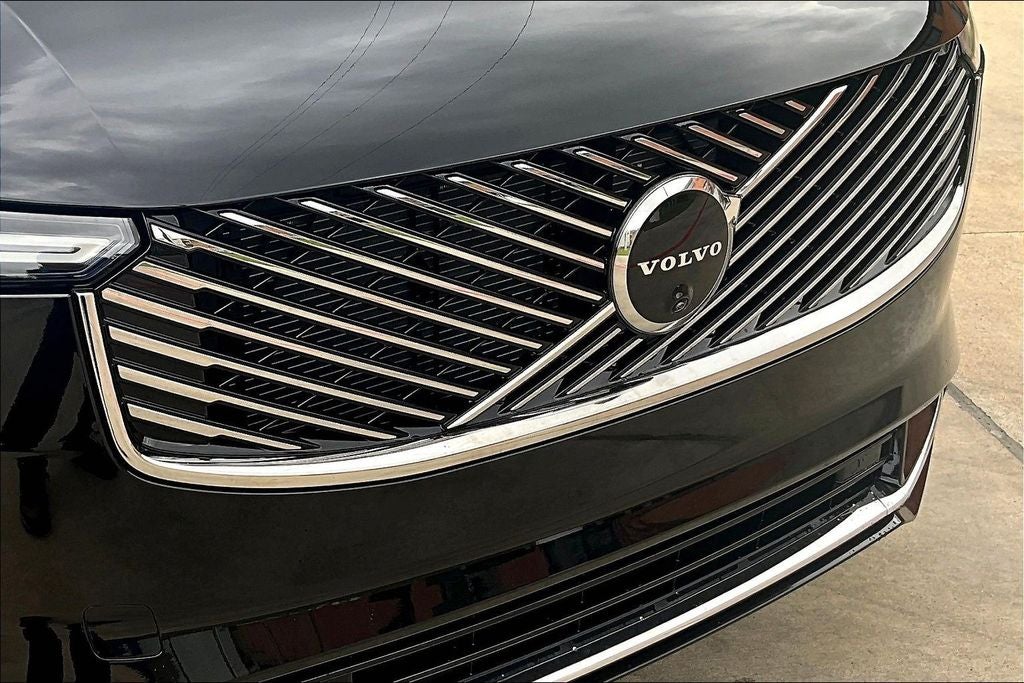 2026 Volvo XC90 B5 Plus