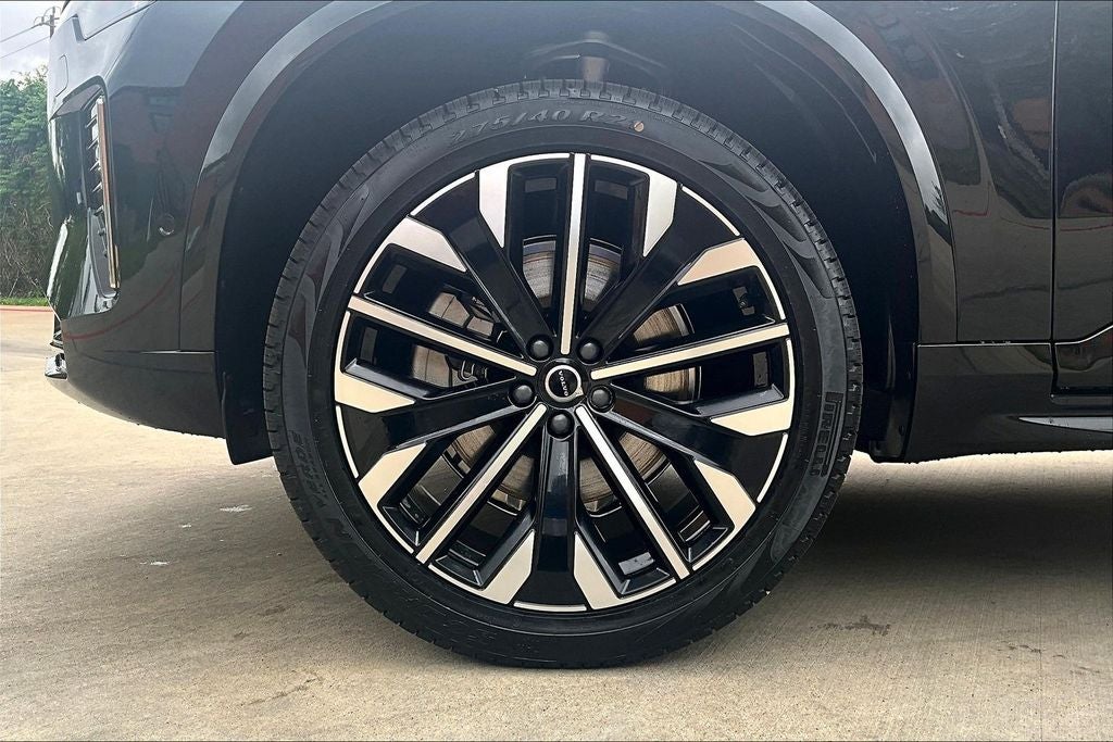 2026 Volvo XC90 B5 Plus