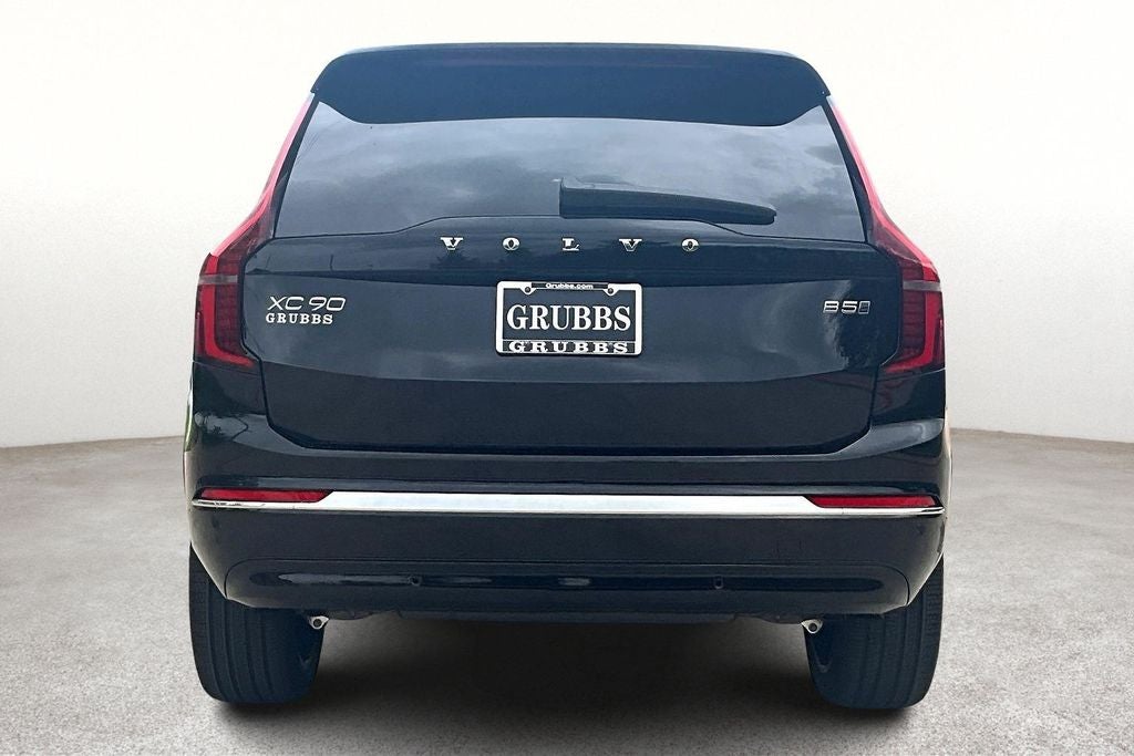 2026 Volvo XC90 B5 Plus