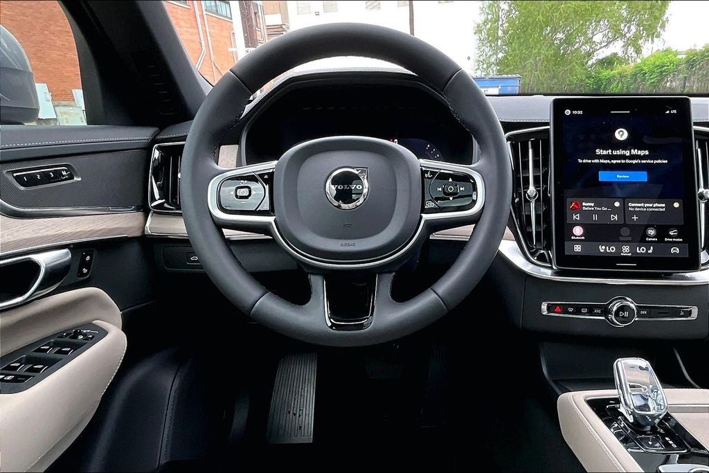 2026 Volvo XC90 B5 Plus