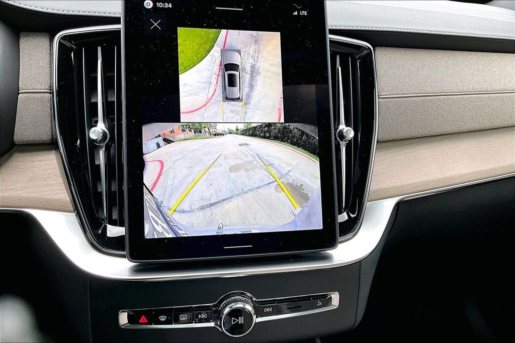 2026 Volvo XC90 B5 Plus